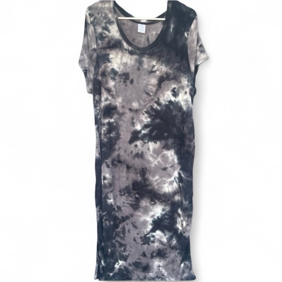 Time and Tru Dresses & Skirts - Time and Tru Black and Gray Sheath Midi Dress. Maternity or Not.